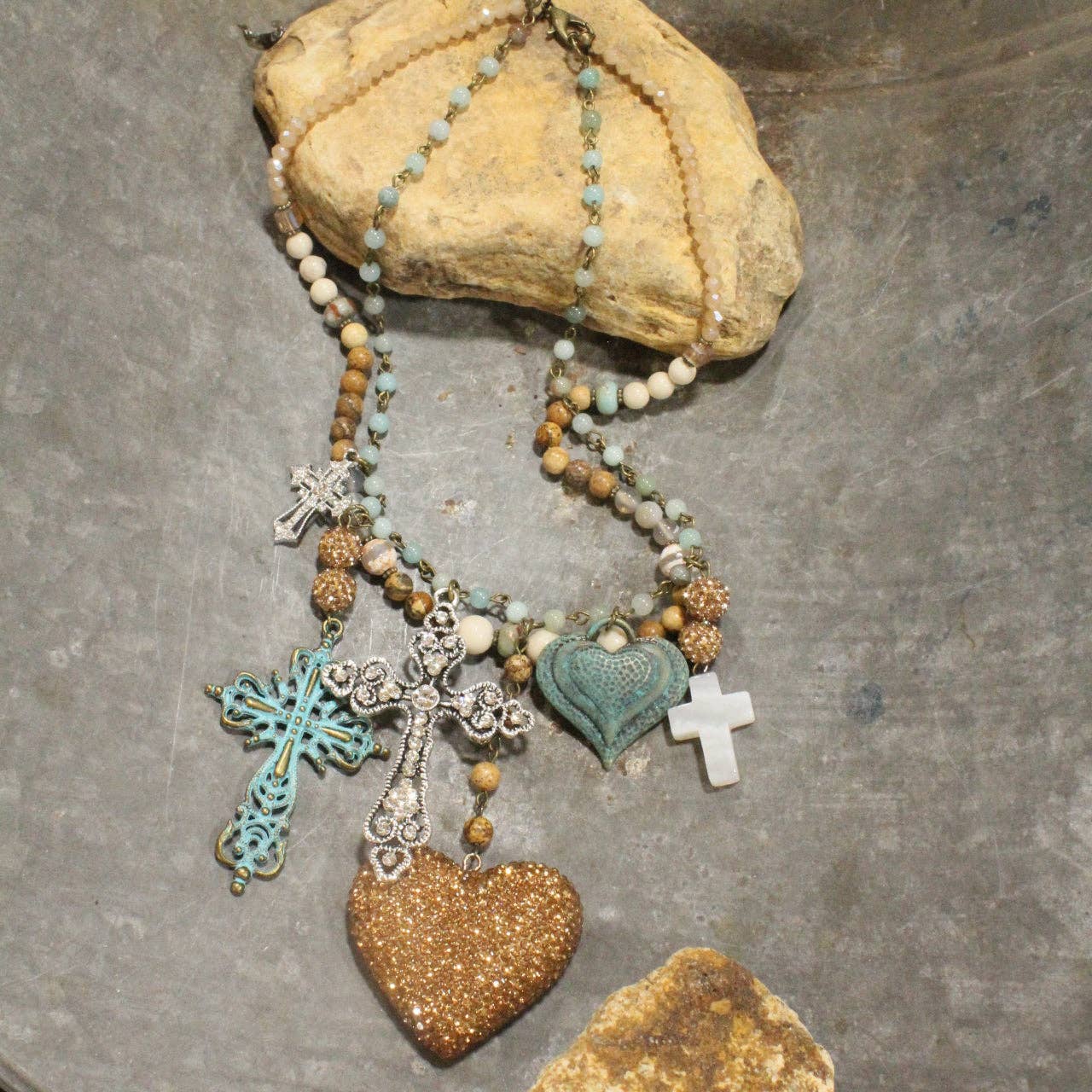 The Primitive Peddler, Inc. - Faith, Hope, & Love Charm&