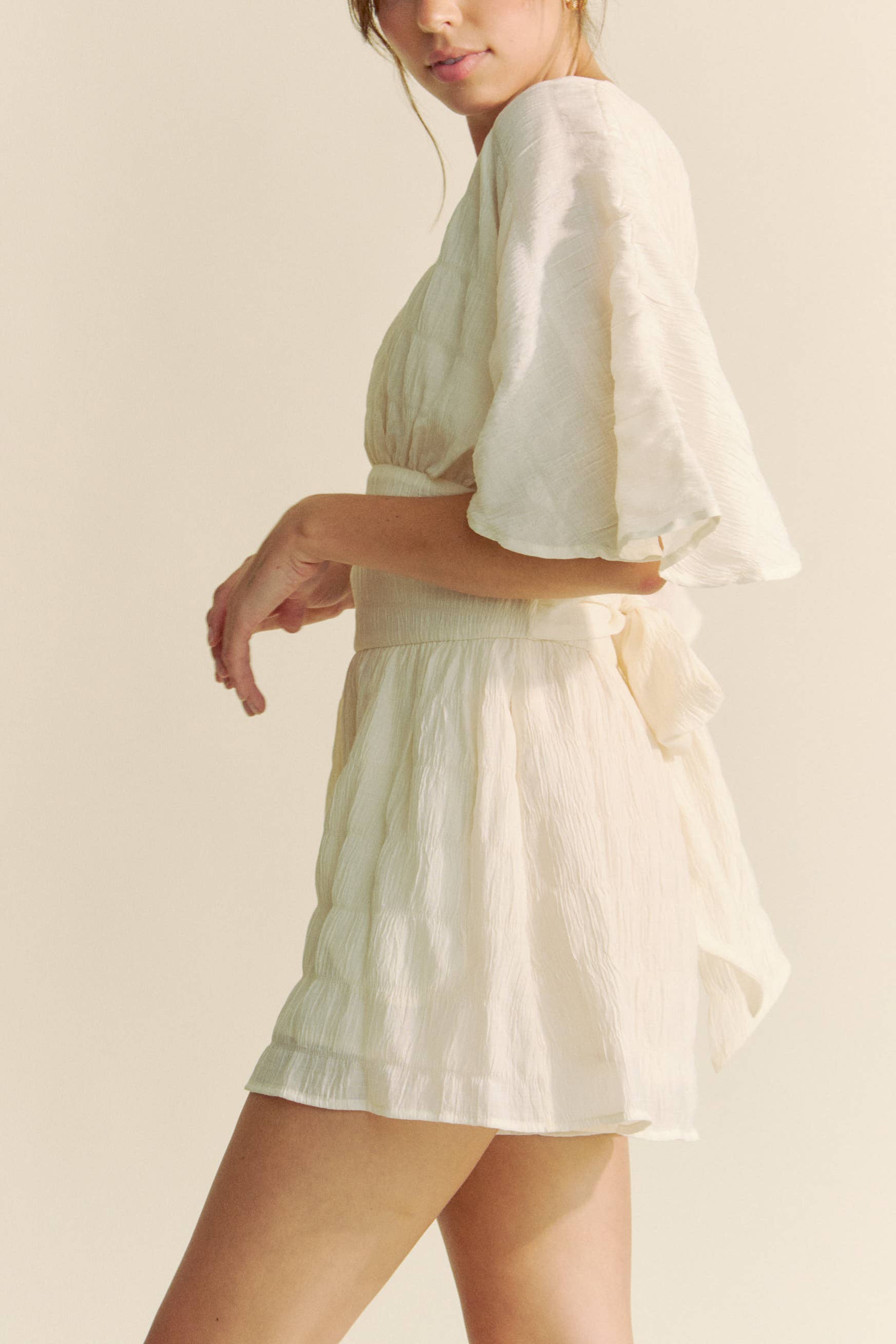 Davi & Dani - BATWING SLEEVES SNAPE BUTTON UP WAISTBELT ROMPER