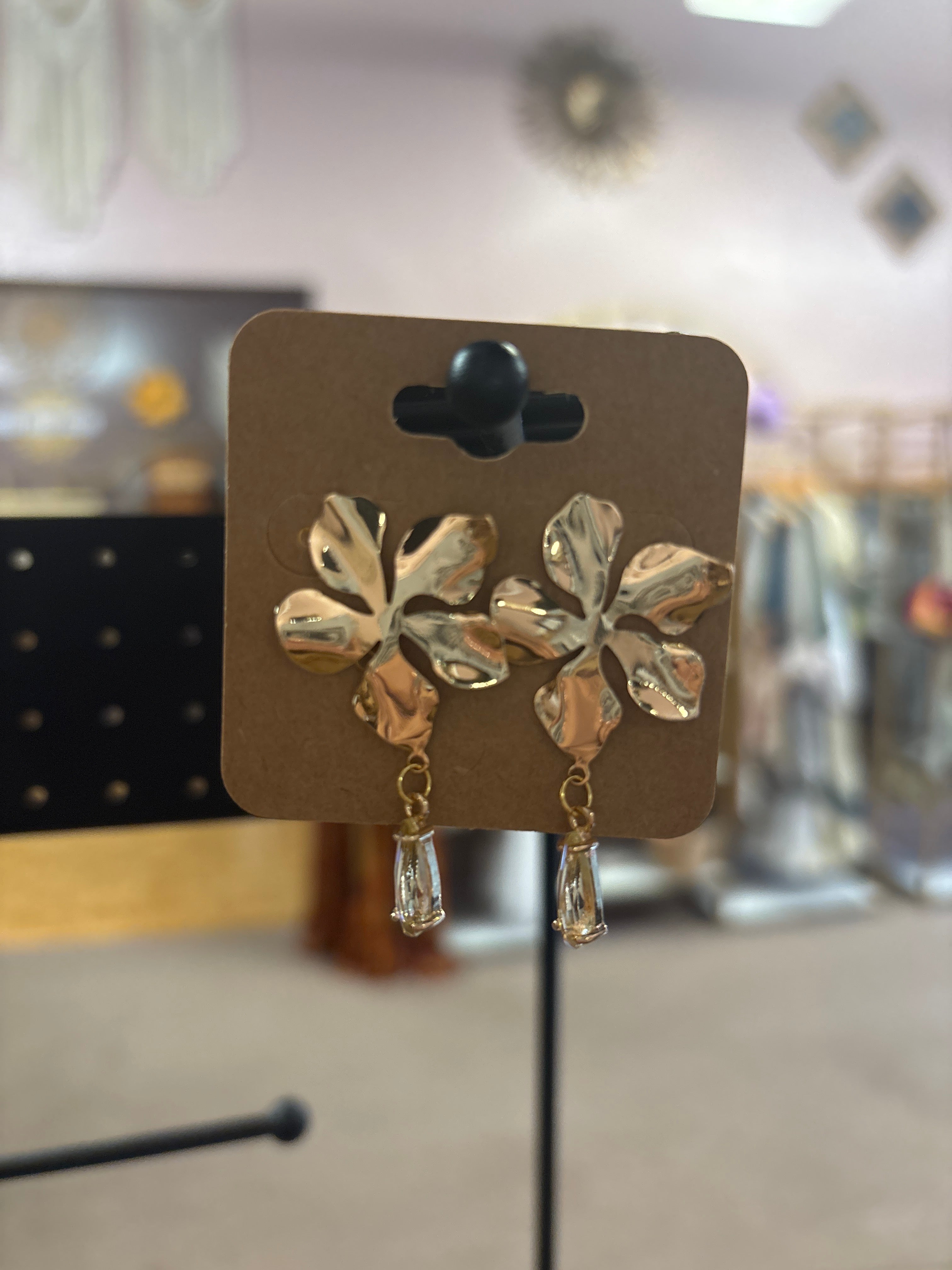 OhHeyBec--Flower dangle earrings