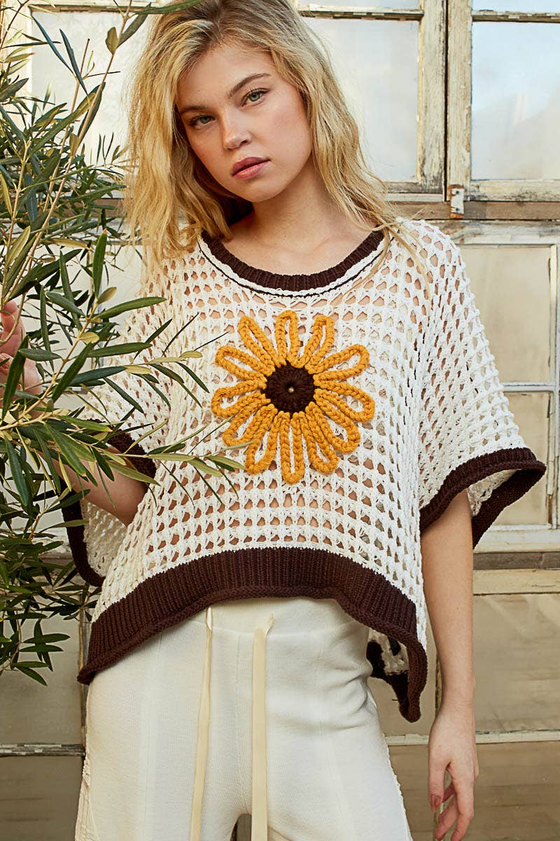Round neck sleeveless floral thin sweater top