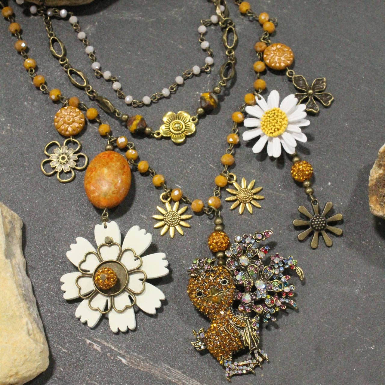 The Primitive Peddler, Inc. - Cheerful Chick Charm&