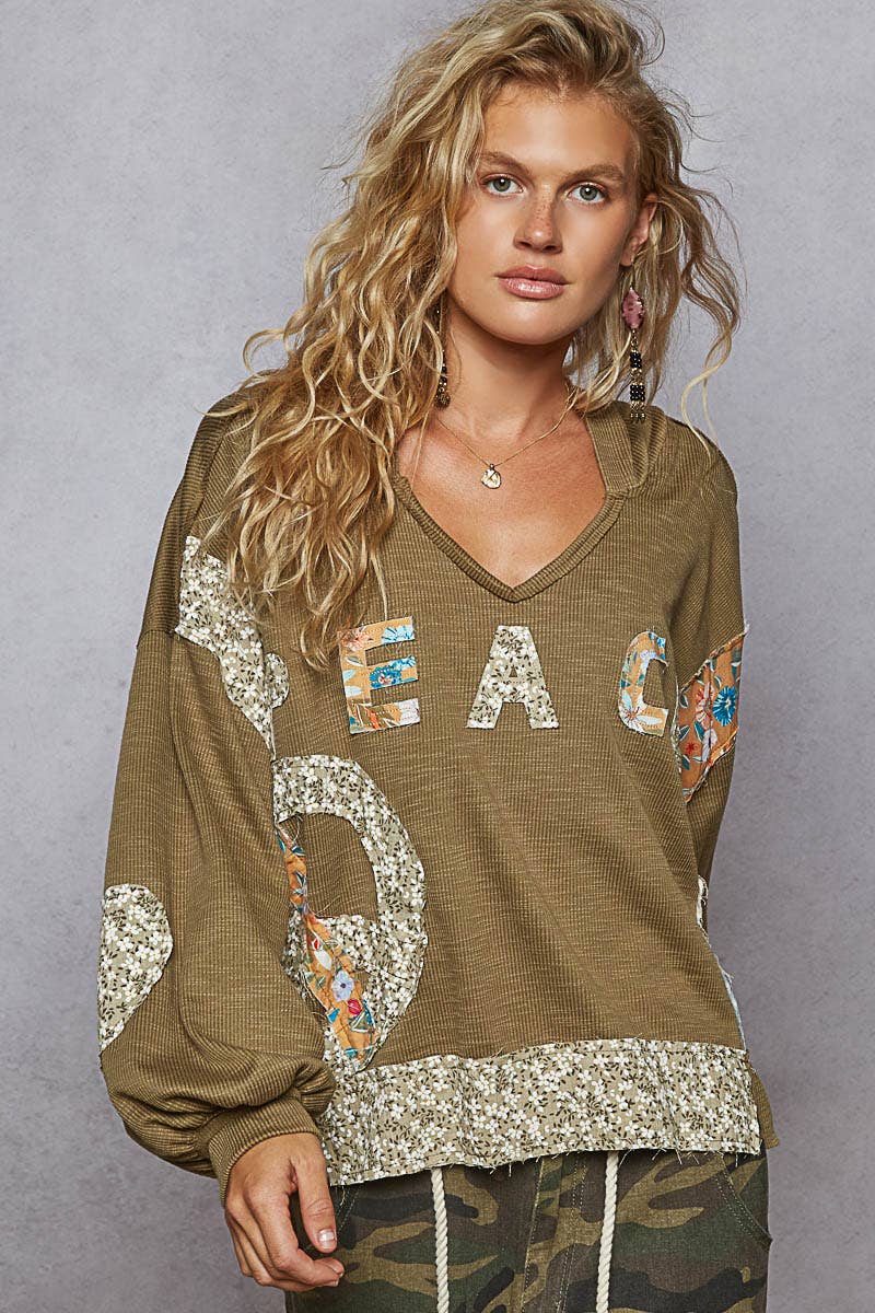 Pol Clothing - Long sleeve V-neck contrast PEACE letter top
