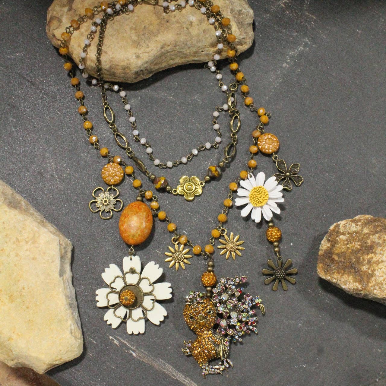 The Primitive Peddler, Inc. - Cheerful Chick Charm&