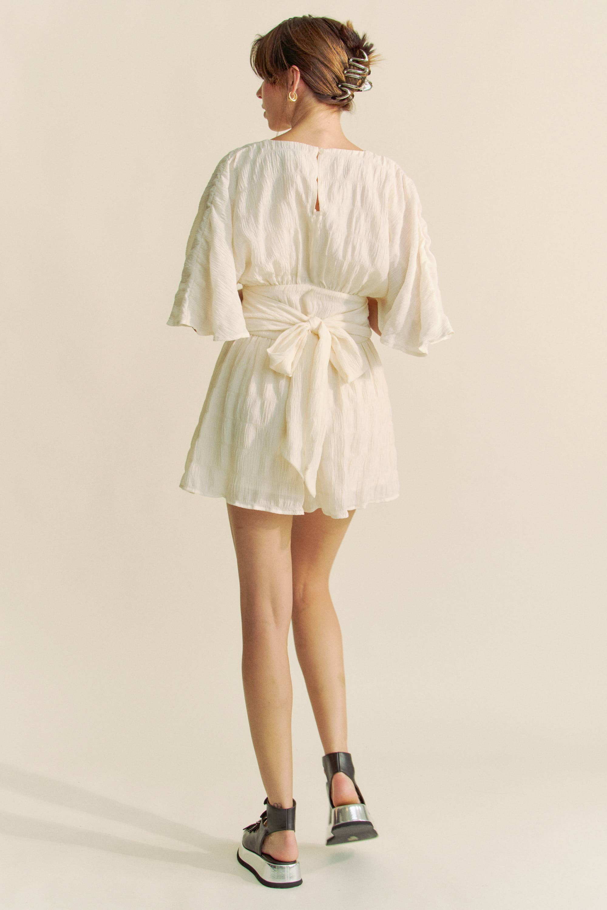 Davi & Dani - BATWING SLEEVES SNAPE BUTTON UP WAISTBELT ROMPER