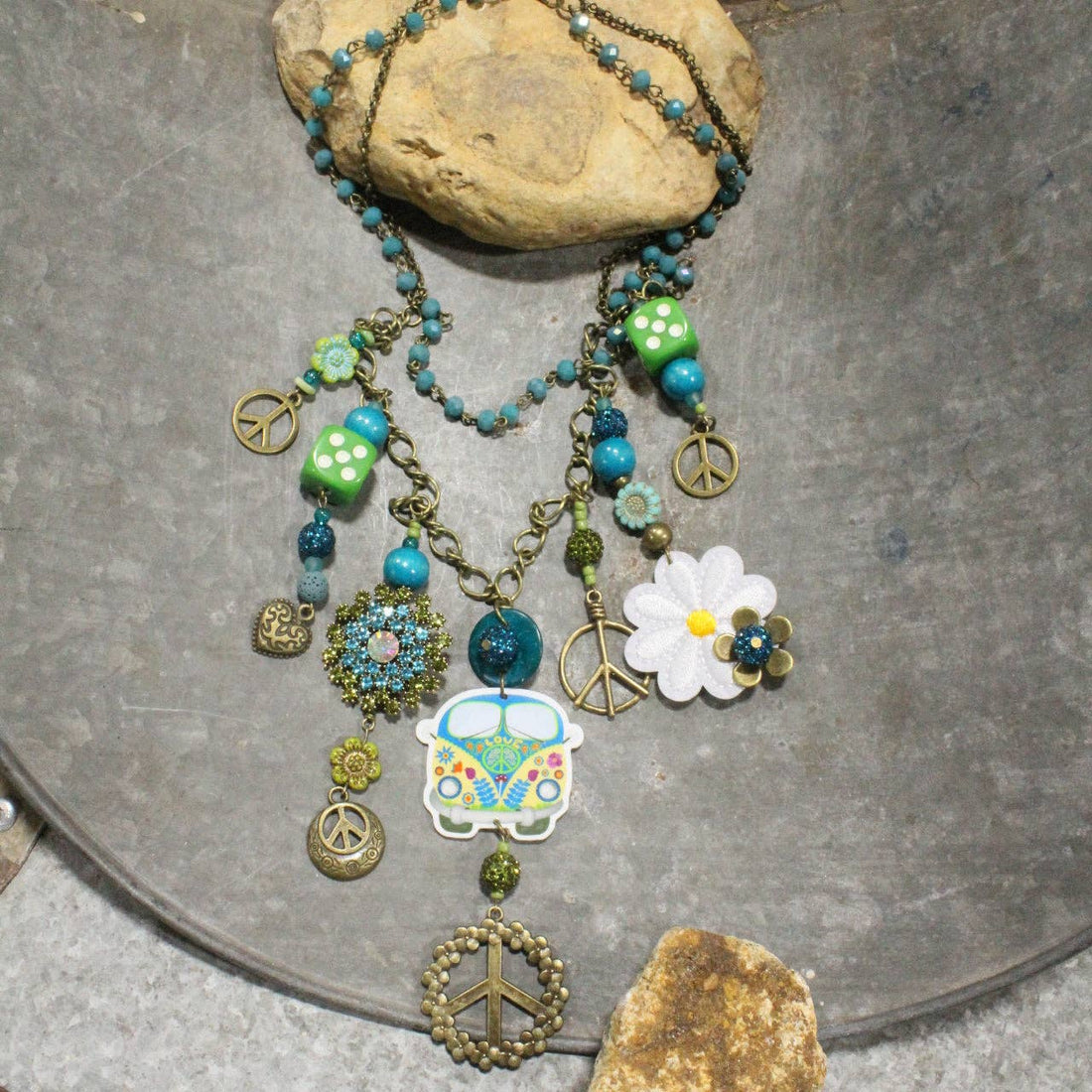 The Primitive Peddler, Inc. - Peace &amp; Love Groovy Charm&