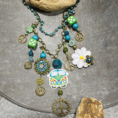 The Primitive Peddler, Inc. - Peace &amp; Love Groovy Charm&
