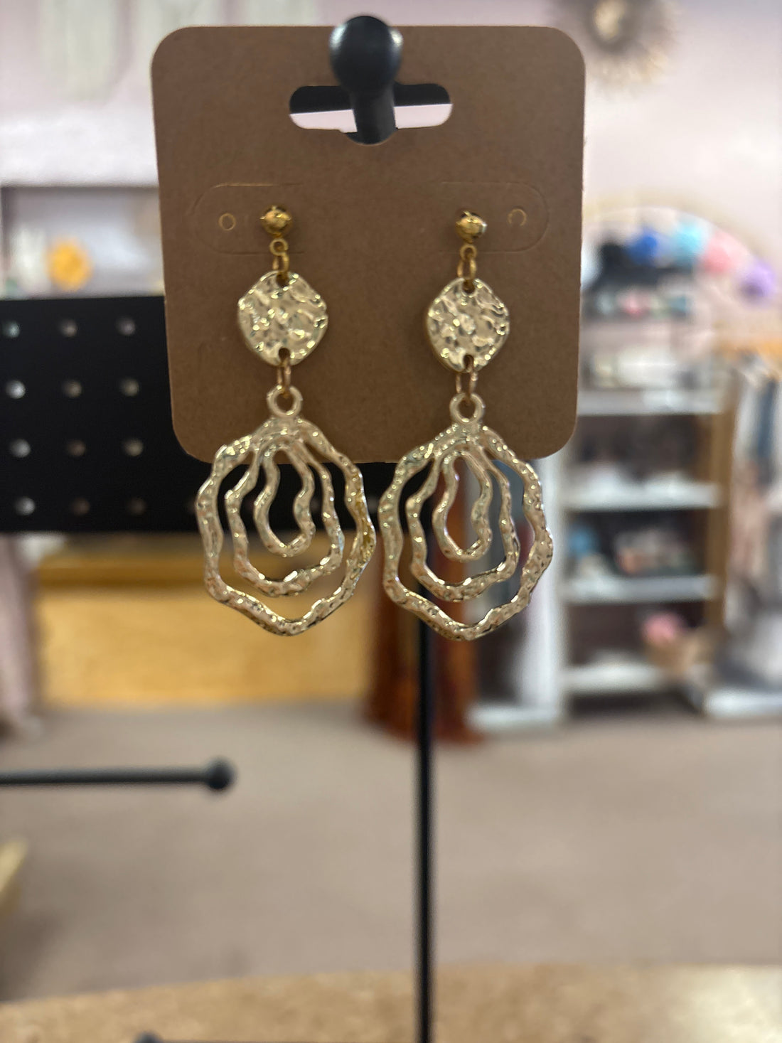 OhHeyBec-Iris shape gold dangle earrings