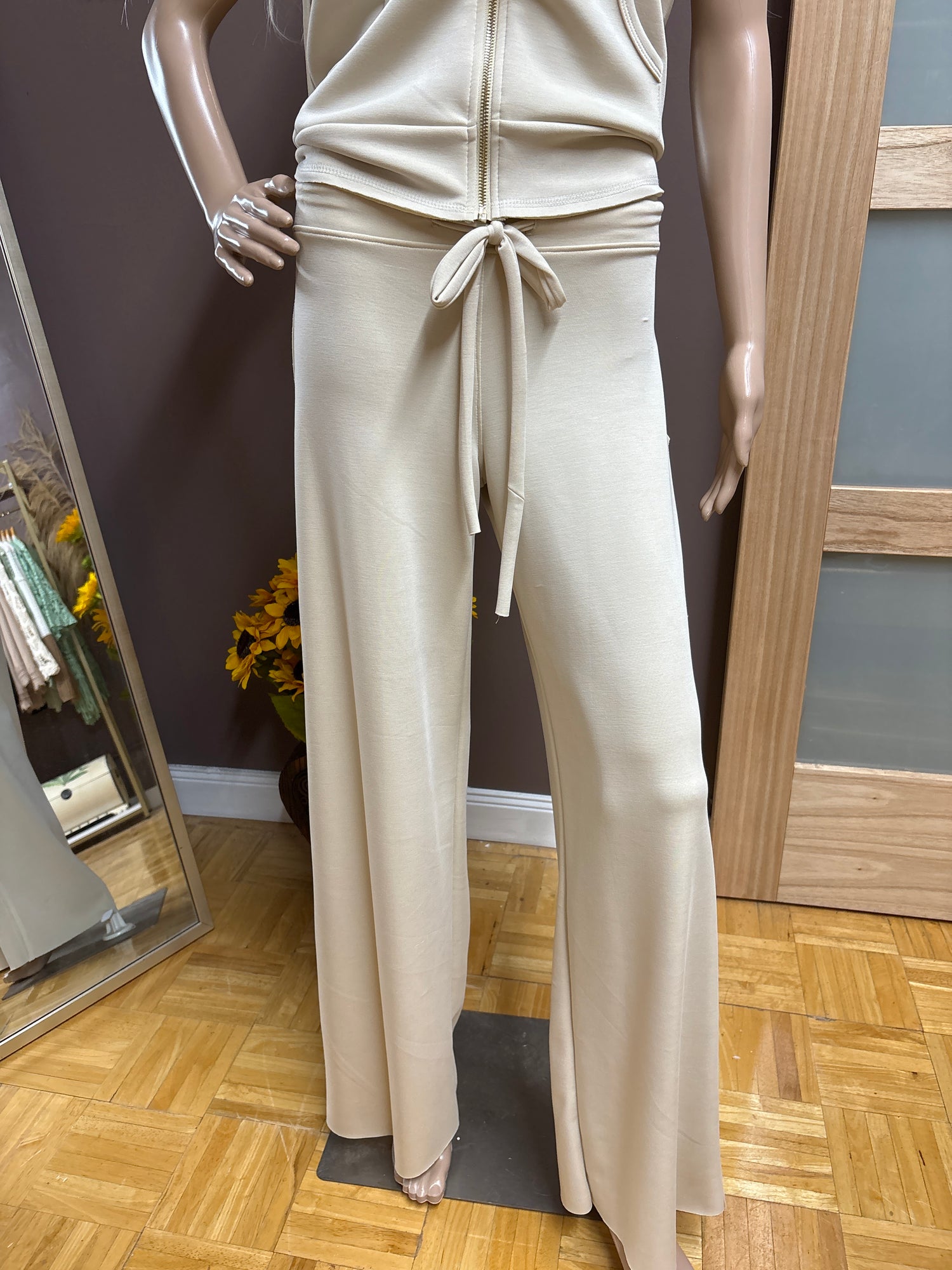 Brooklyn Isles- cream leisure pants