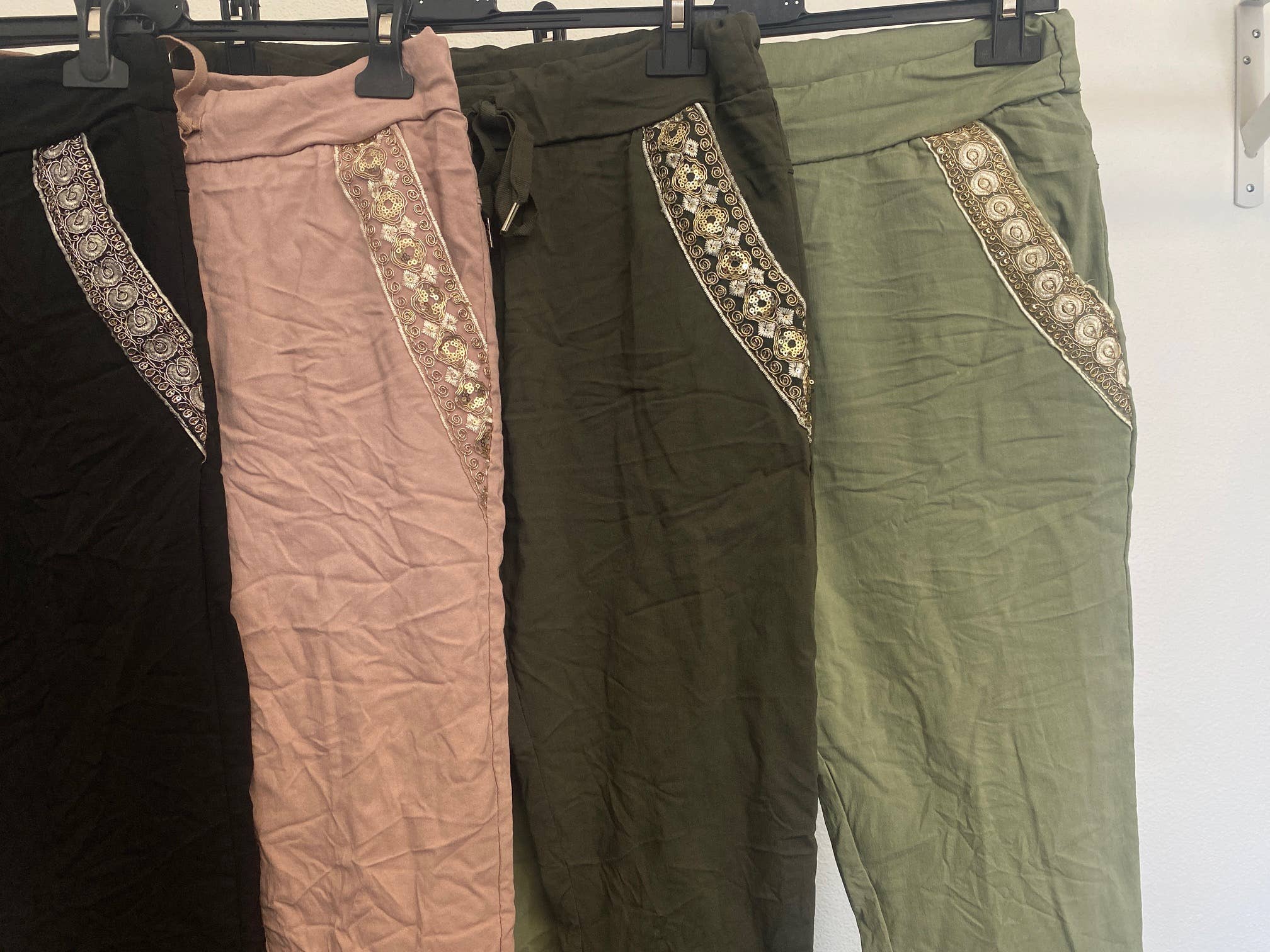 Look Mode Usa - Gold Sequin Embellished Pant