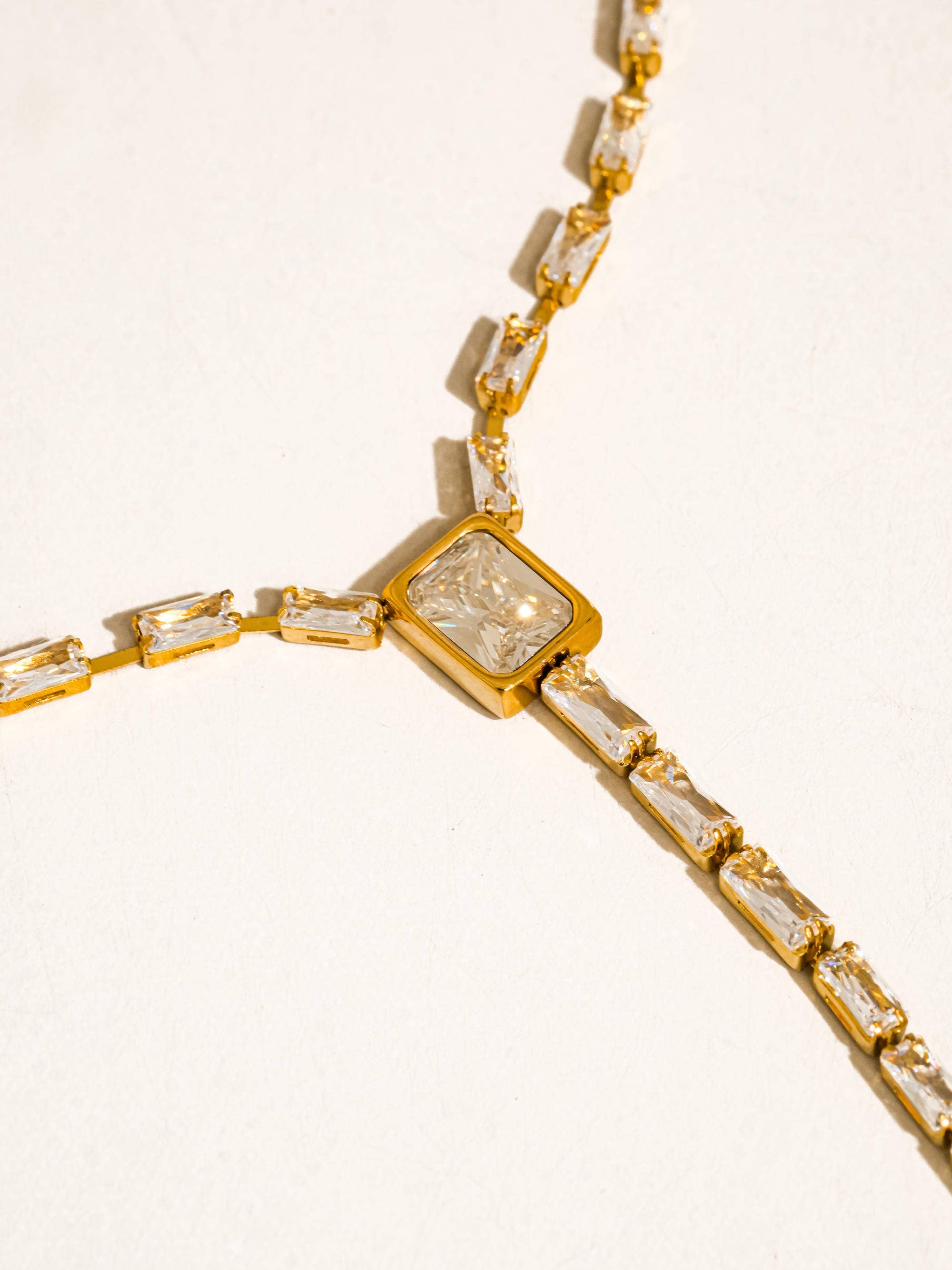 Flânerie by MAIQ - Cieline 18K Gold Non-Tarnish CZ Lariat Necklace