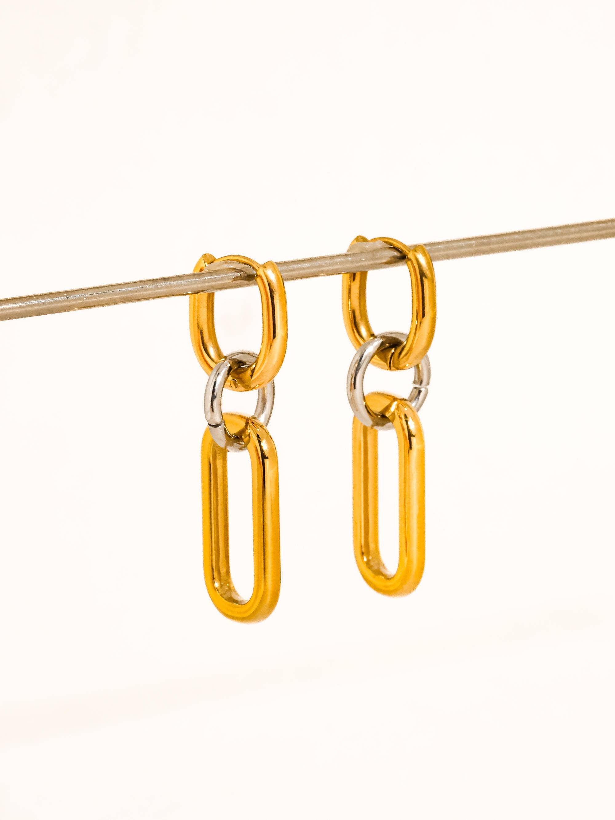 Flânerie by MAIQ - Viori 18K Gold Non-Tarnish Two Tone Link Earrings