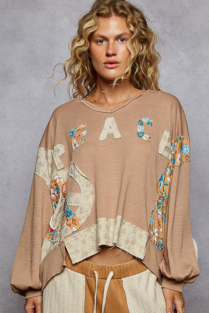 Pol Clothing - Long sleeve V-neck contrast PEACE letter top