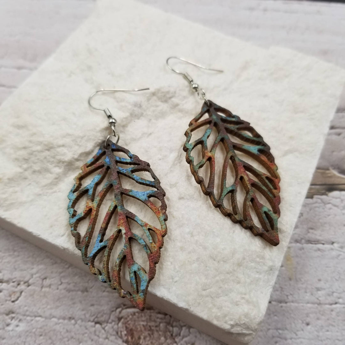 Treasure Wholesale - Bohemian Wood Leaf Earrings