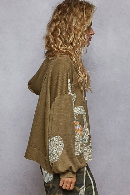 Pol Clothing - Long sleeve V-neck contrast PEACE letter top