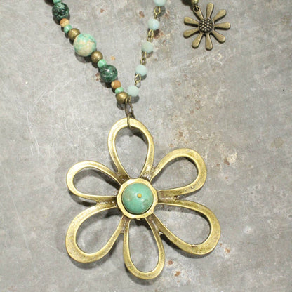 The Primitive Peddler, Inc. - Dancing In The Daisies Necklace