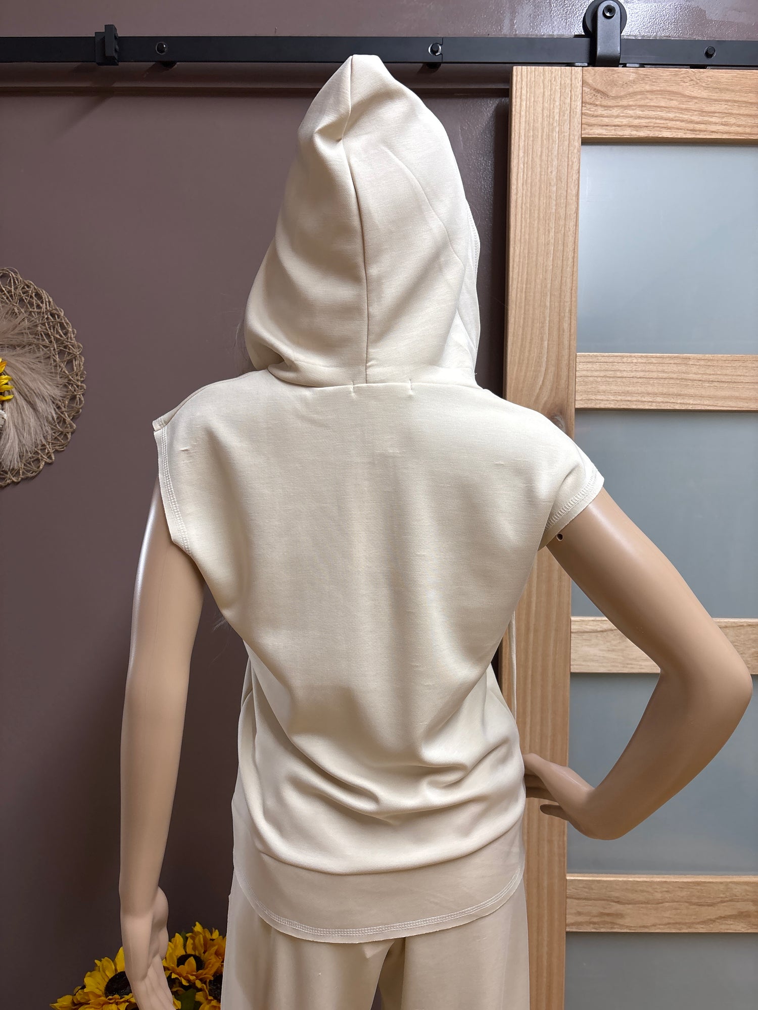 Brooklyn Isles- cream leisure pants