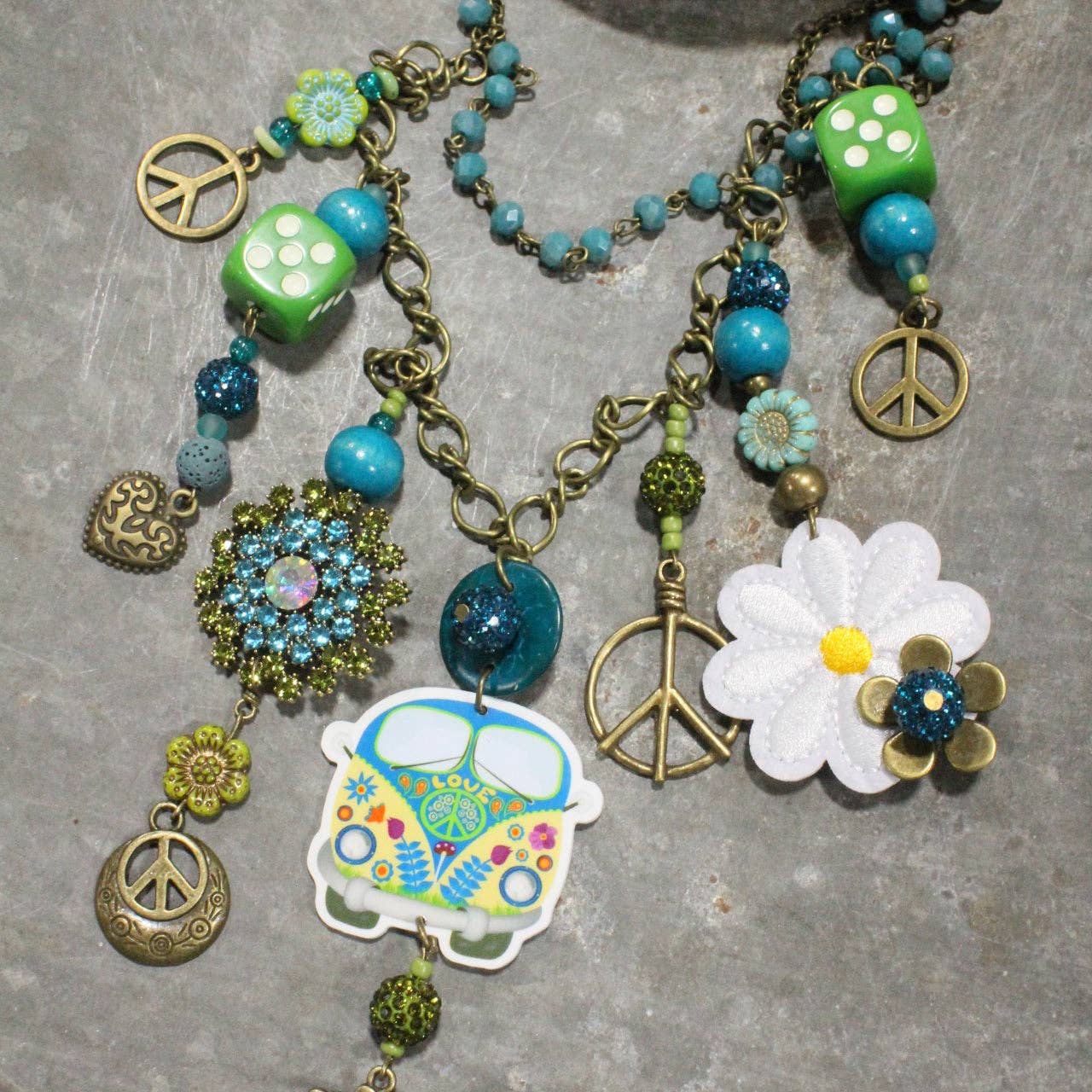 The Primitive Peddler, Inc. - Peace &amp; Love Groovy Charm&