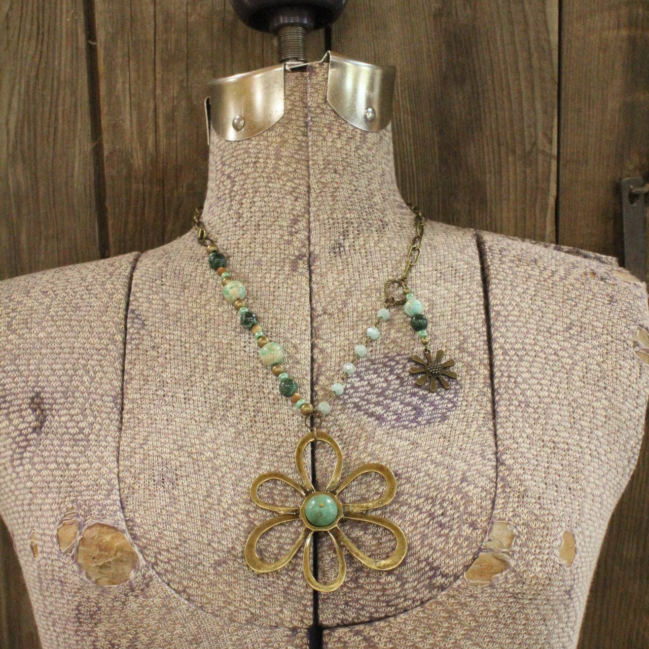 The Primitive Peddler, Inc. - Dancing In The Daisies Necklace