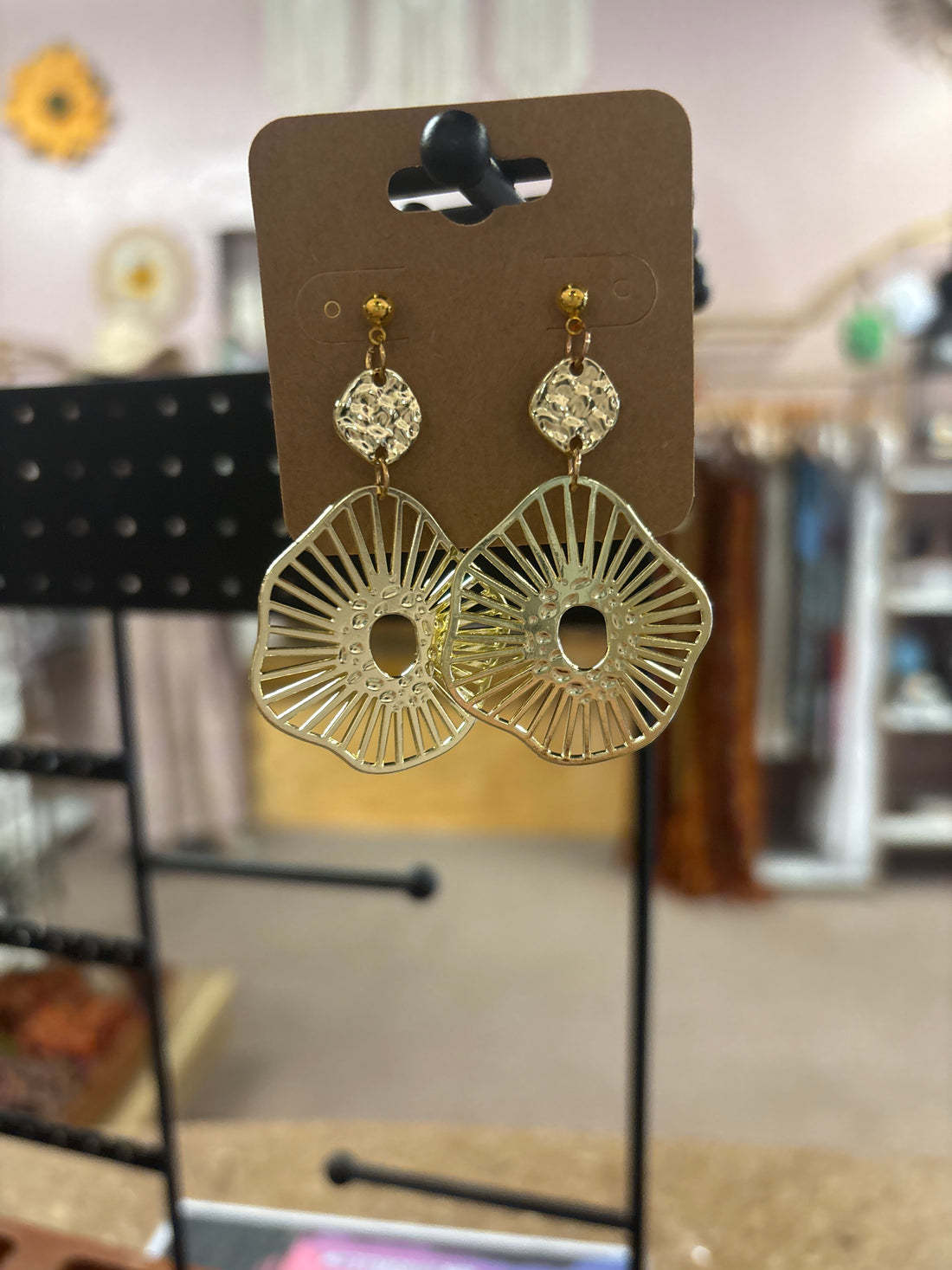 OhHeyBec-Iris shape gold dangle earrings