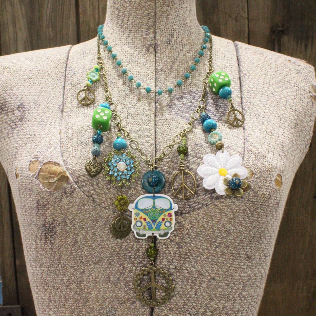 The Primitive Peddler, Inc. - Peace &amp; Love Groovy Charm&