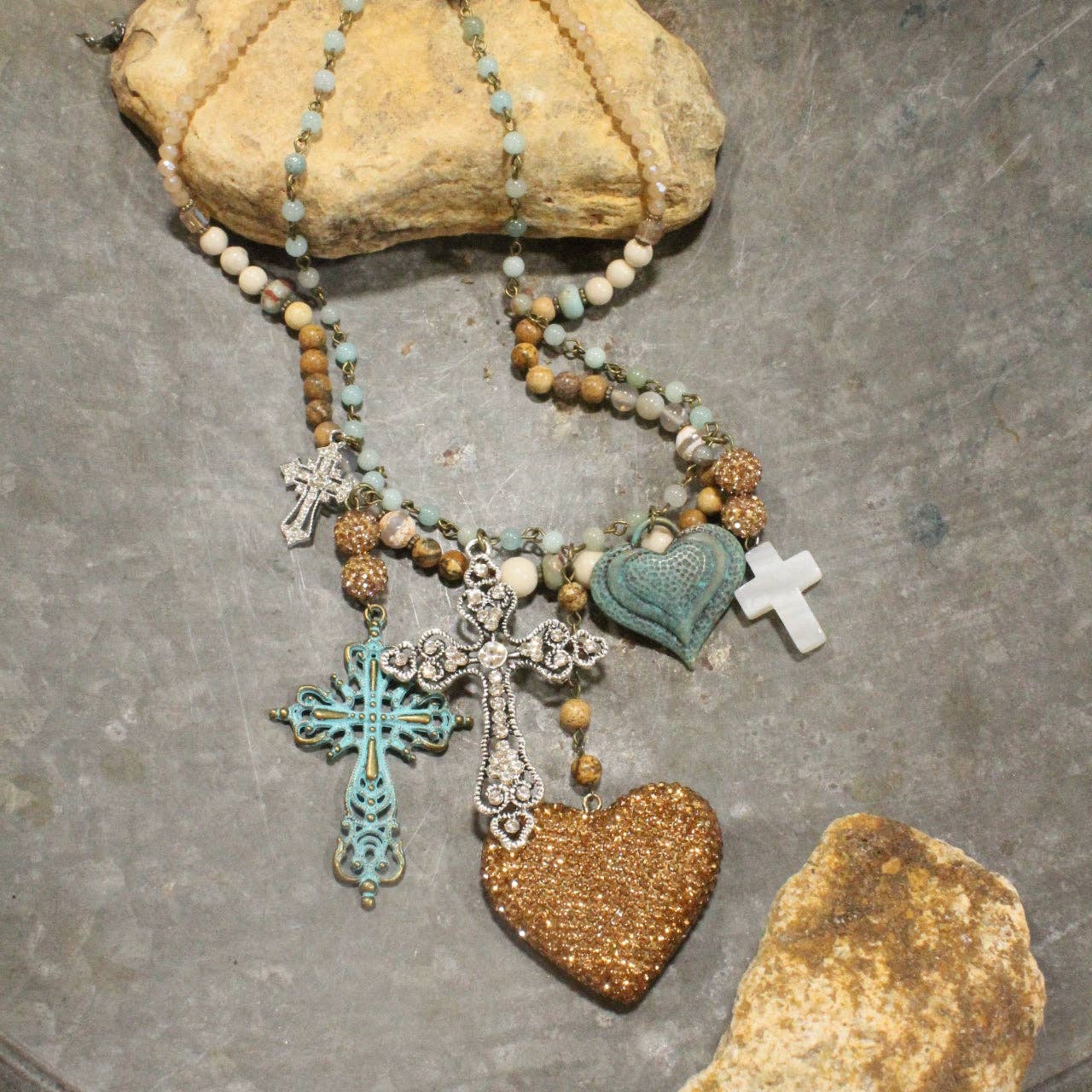The Primitive Peddler, Inc. - Faith, Hope, &amp; Love Charm&