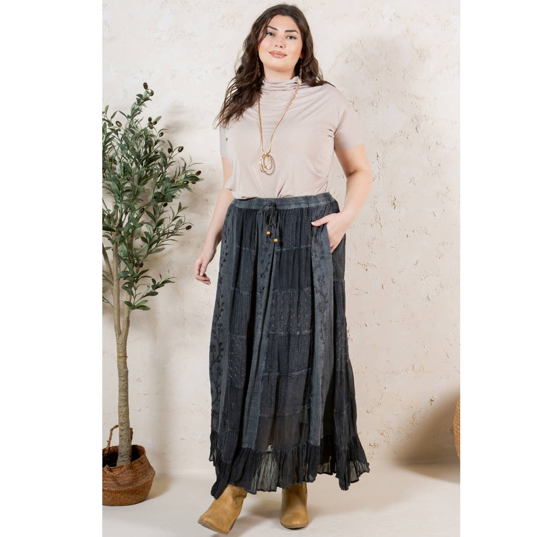 Gypsy Textured Tiered Skirt with Aari Embroidery: Charcoal / PLUS (XL-1X-2X-3X 1-2-2-1)