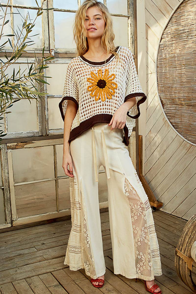 Round neck sleeveless floral thin sweater top