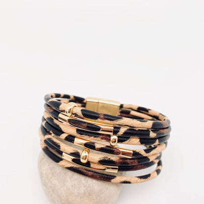 Mio Queena - Magnetic Buckle Leopard-Print Multilayer Beaded Bangle