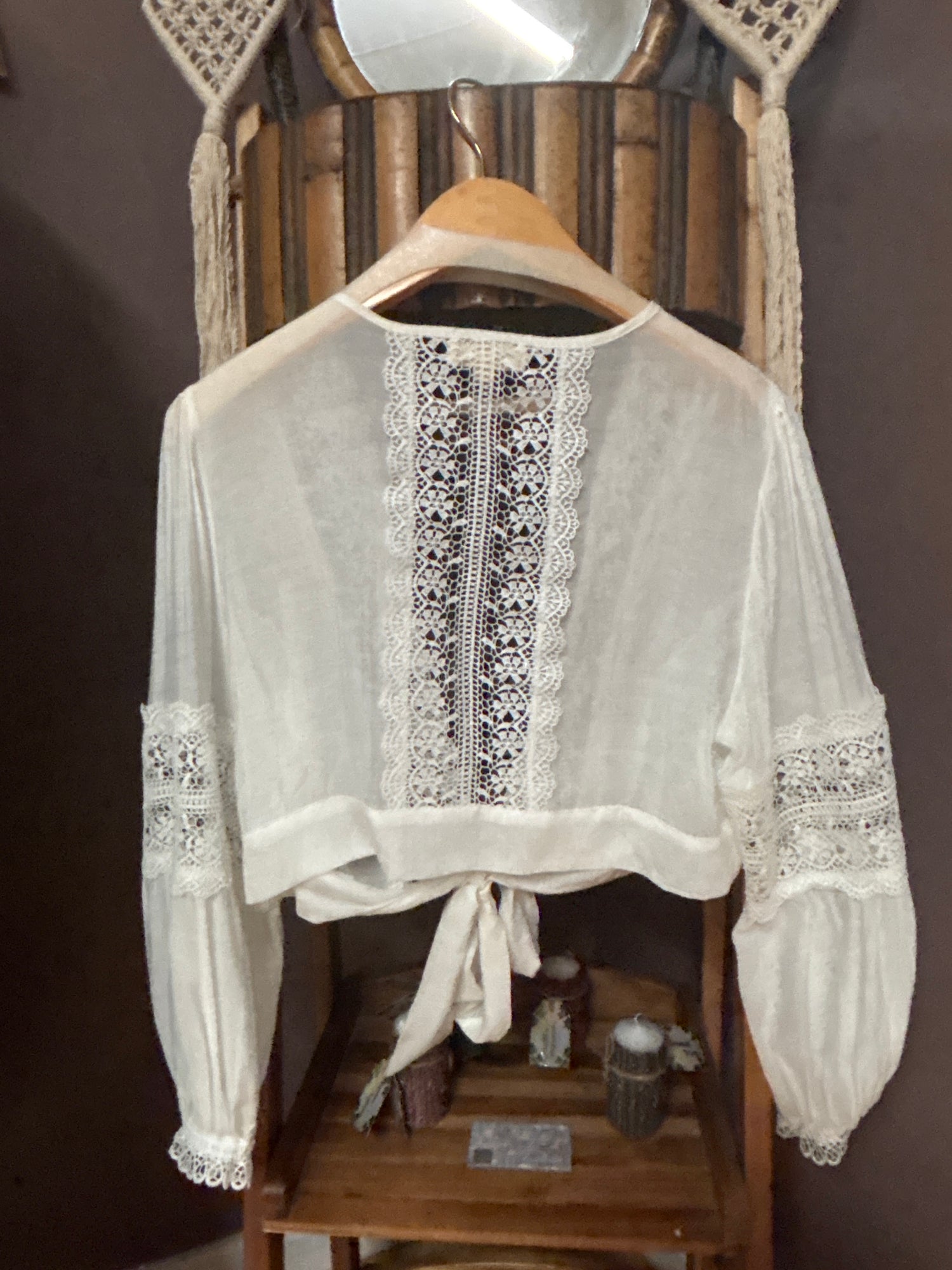 Elan front tie, long sleeve, cropped top