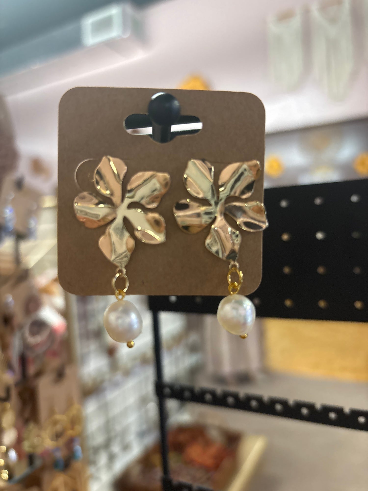 OhHeyBec--Flower dangle earrings
