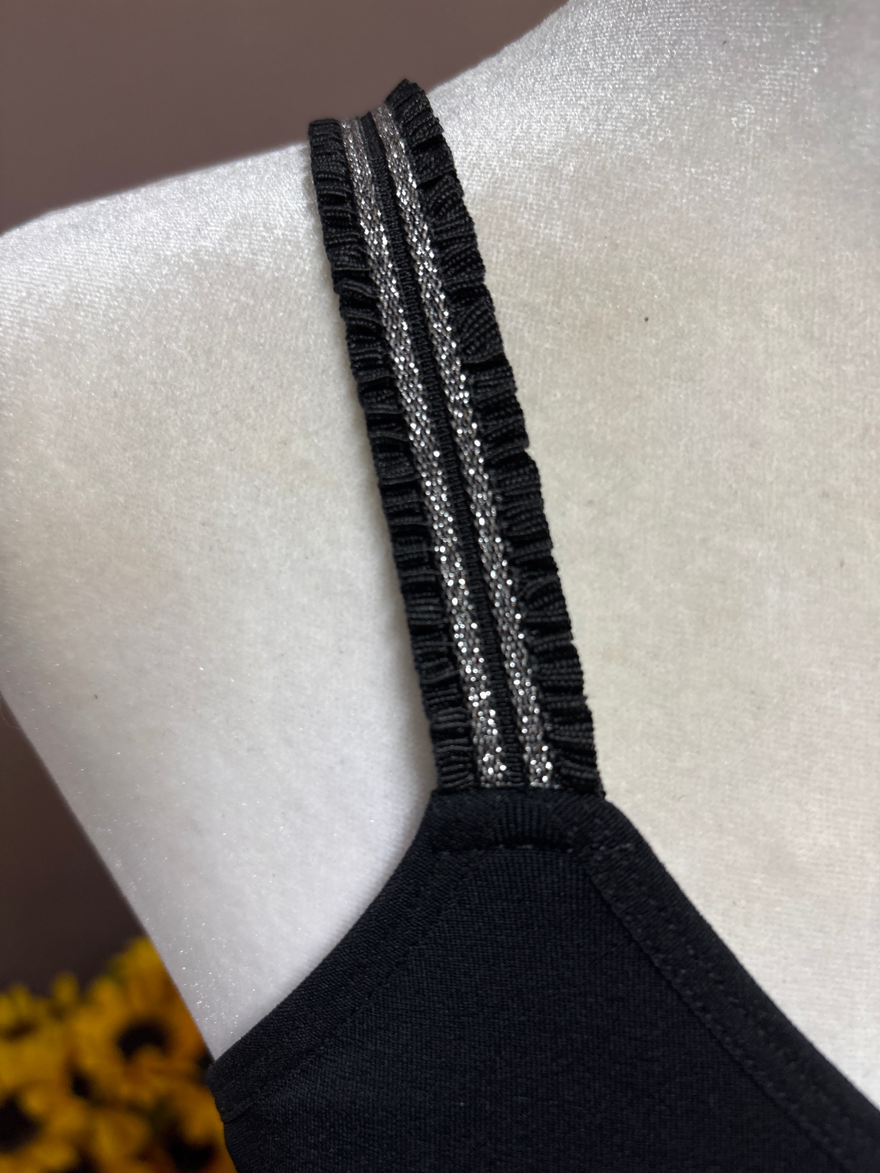 Strap-it’s- Black plunge with silver strap