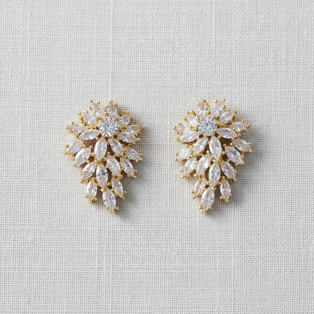camilla dovey - Snowflake Crystal Flower Stud Earrings