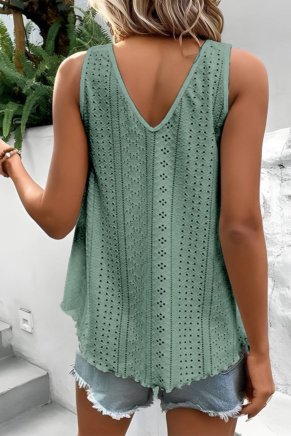 Lovesoft - Multicolor Lace Crochet Splicing V Neck Loose Fit Tank Top