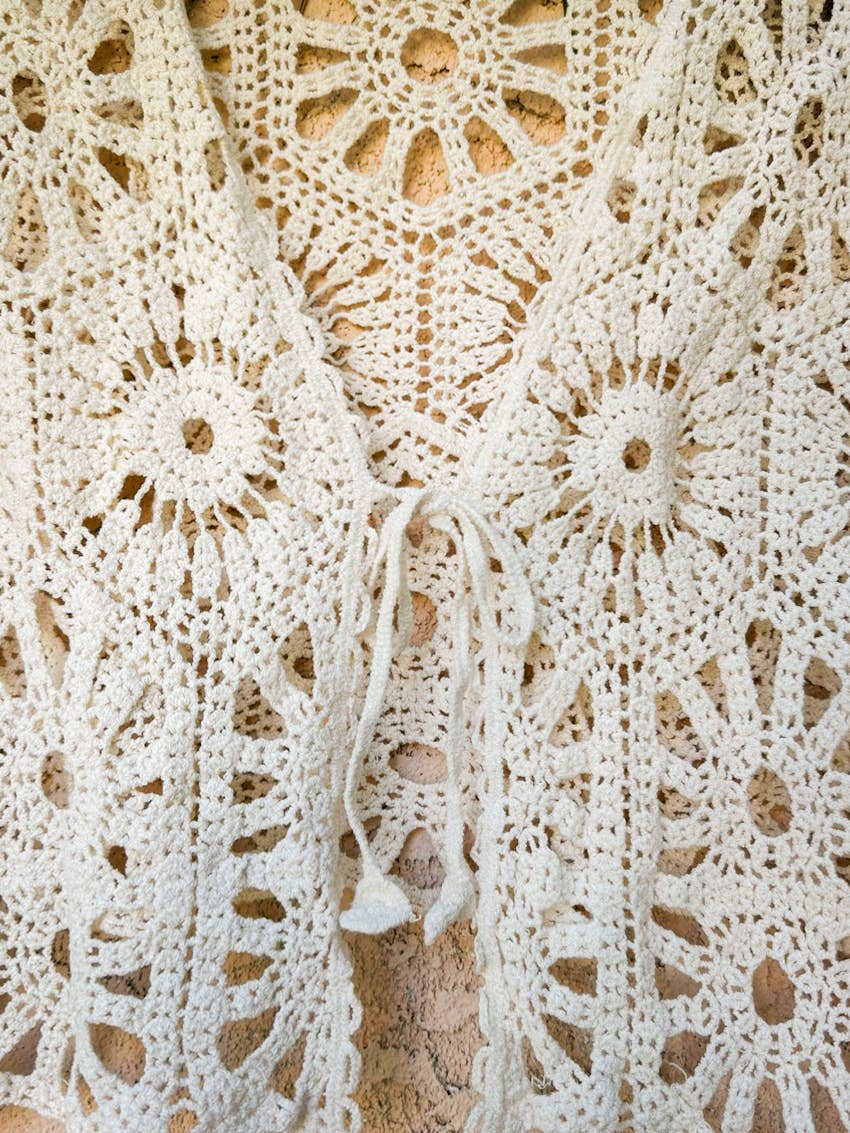 AMOLI - Ivory Unique Floral Open Front Long Sleeve Crochet Cardigan