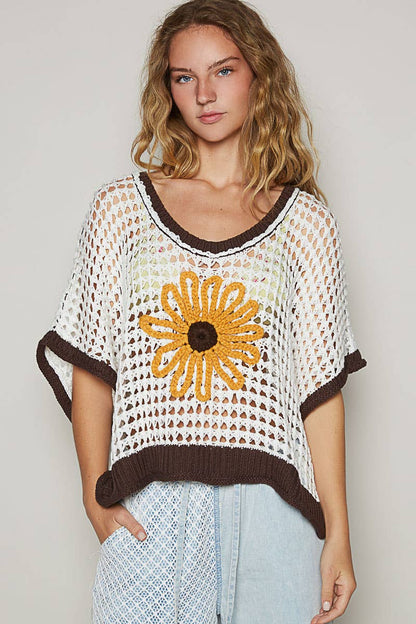 Round neck sleeveless floral thin sweater top