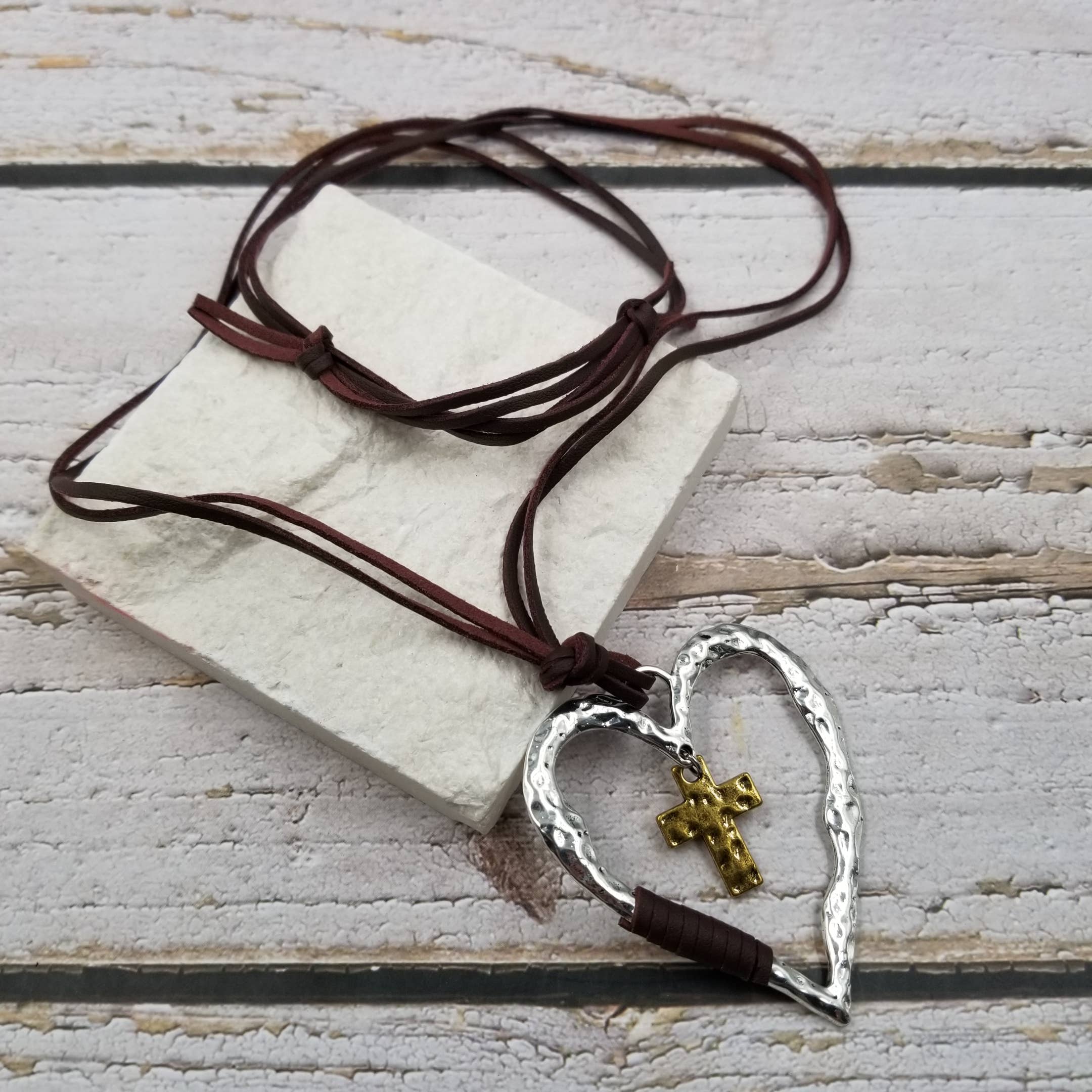 Treasure Wholesale - Retro Silver Cross Heart Necklace