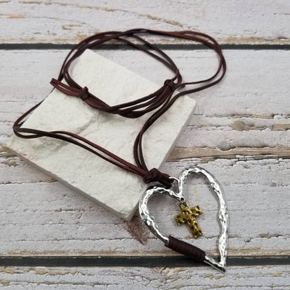 Treasure Wholesale - Retro Silver Cross Heart Necklace