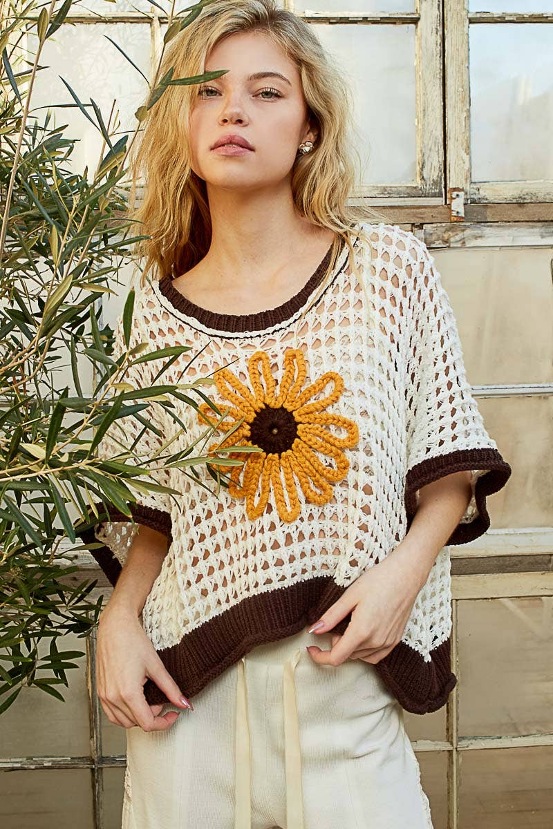 Round neck sleeveless floral thin sweater top