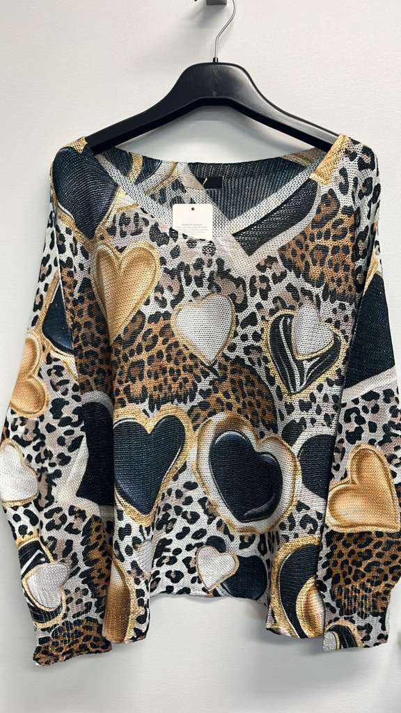 LOOWIE - PONHEA One Size Black Heart Printed Knitted Sweater LOOWIE