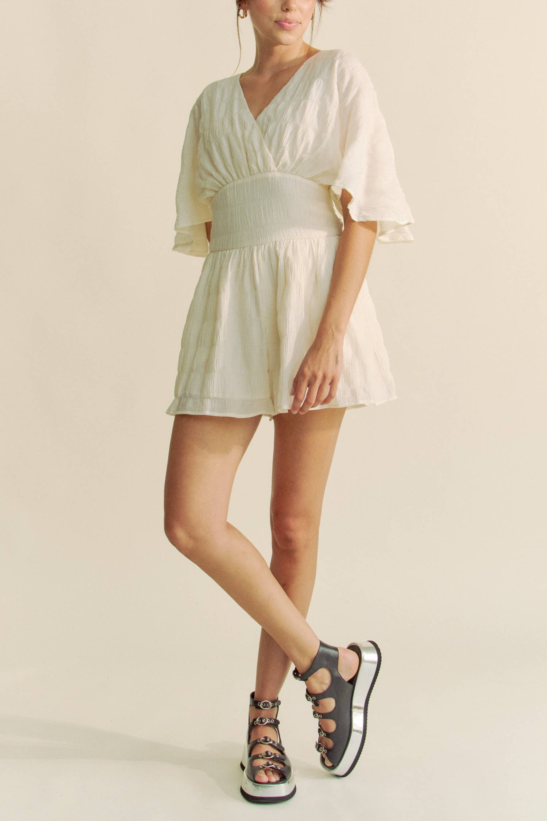 Davi &amp; Dani - BATWING SLEEVES SNAPE BUTTON UP WAISTBELT ROMPER