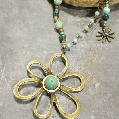 The Primitive Peddler, Inc. - Dancing In The Daisies Necklace