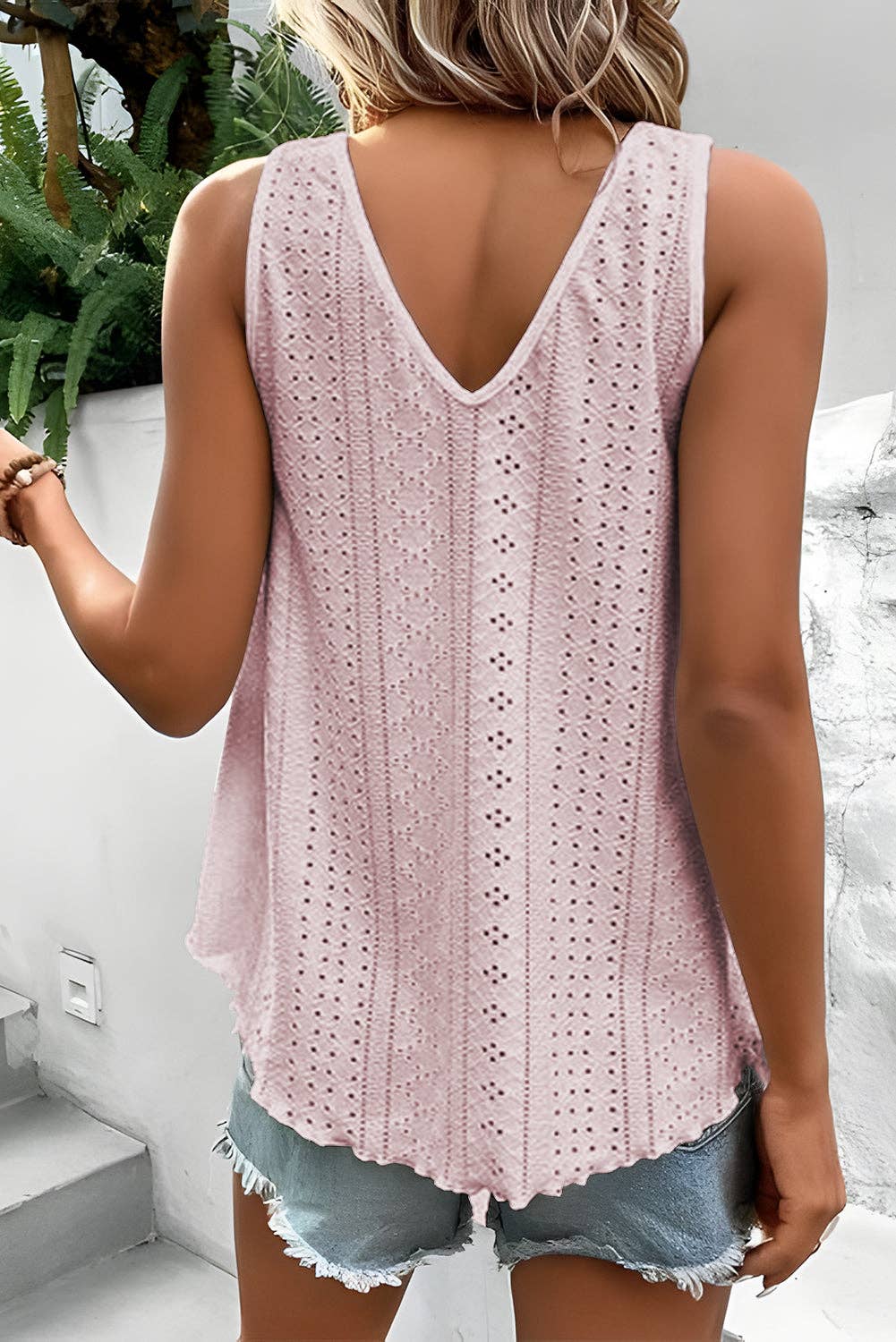 Lovesoft - Multicolor Lace Crochet Splicing V Neck Loose Fit Tank Top