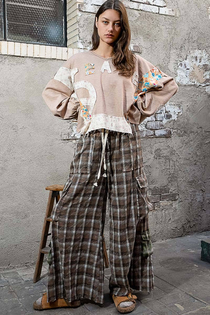 Pol Clothing - Long sleeve V-neck contrast PEACE letter top
