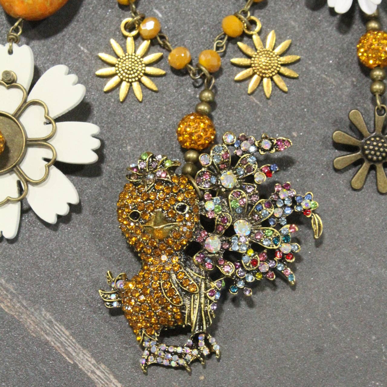 The Primitive Peddler, Inc. - Cheerful Chick Charm&
