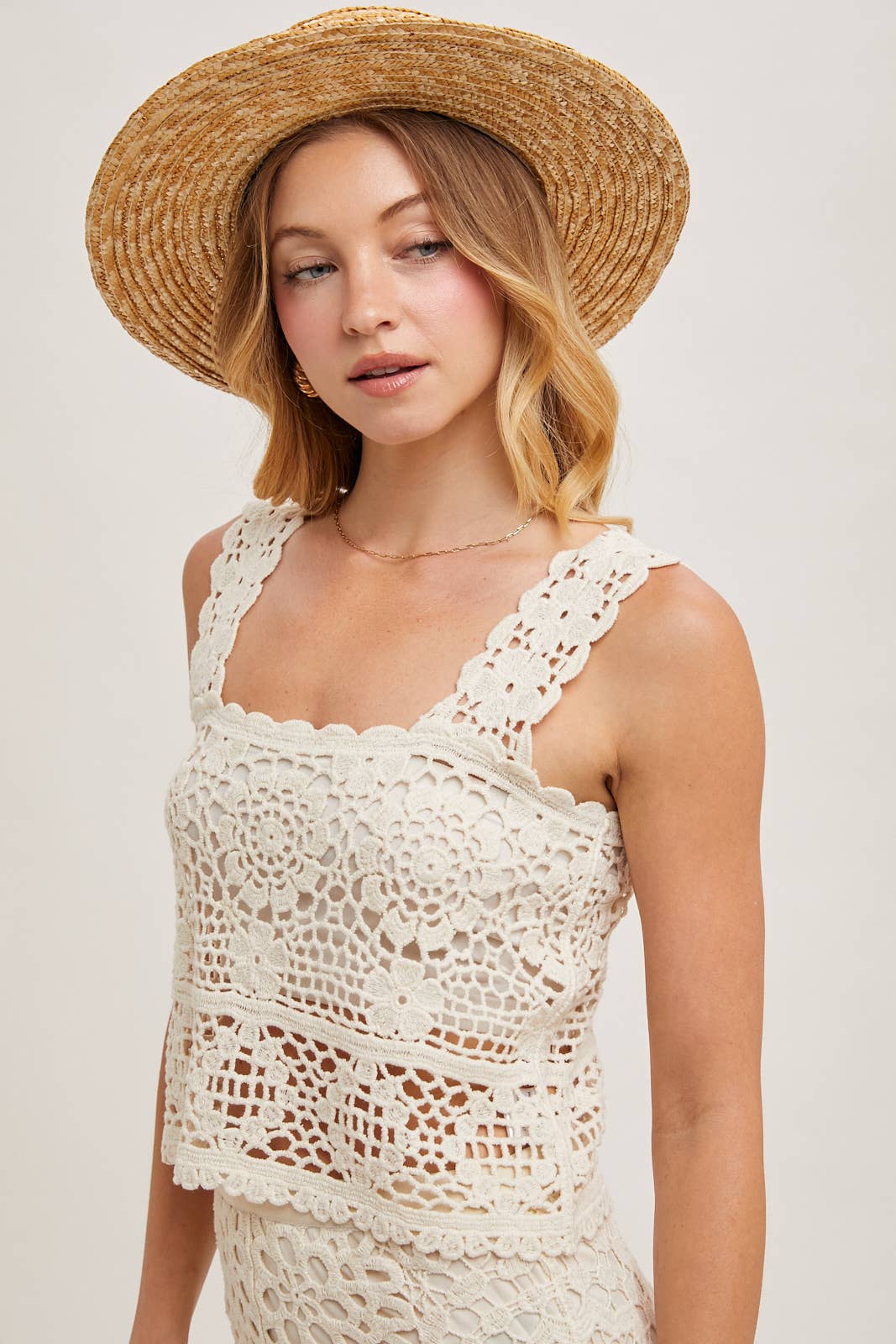 Bluivy - SHEER CROCHET SLEEVELESS SQAURE NECK TOP