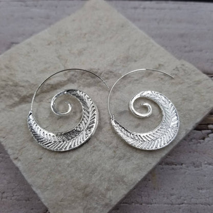 Treasure Wholesale - Spiral Leaf Earrings