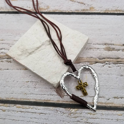 Treasure Wholesale - Retro Silver Cross Heart Necklace